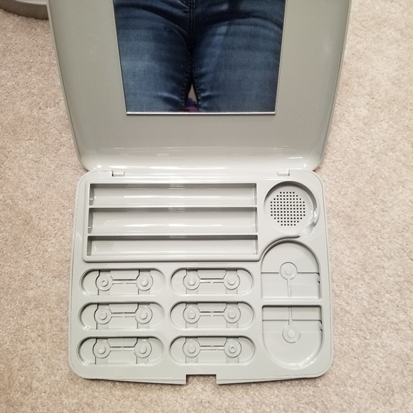 Mary Kay Signature Color Palette - Picture 4 of 6